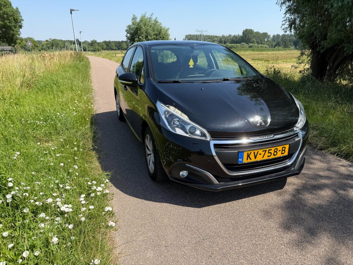 Peugeot 208 1.2 VTI 2016 5 deurs | PDC | LED | NAVI I 172160KM I APK